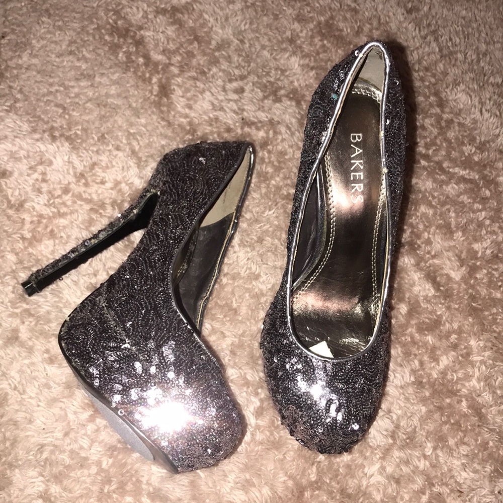 Heels - Picture 2 of 4